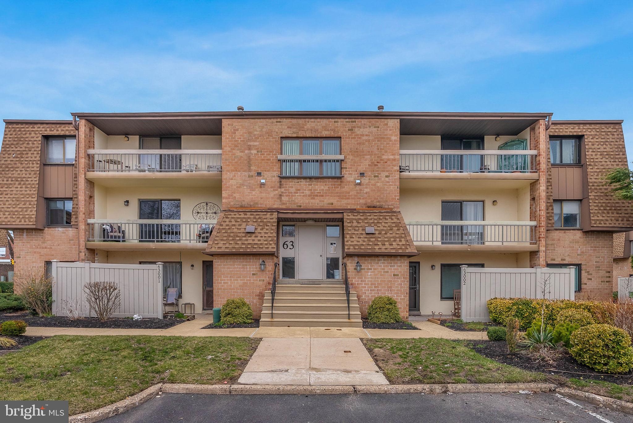 63101 DELAIRE LANDING ROAD 101