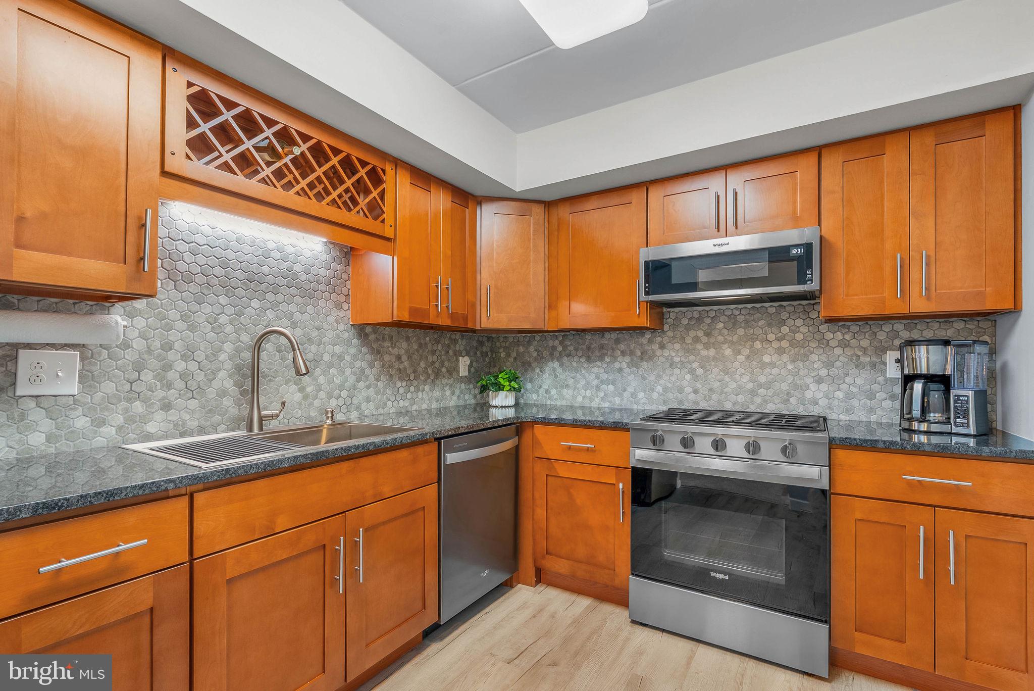 63101 DELAIRE LANDING ROAD 101