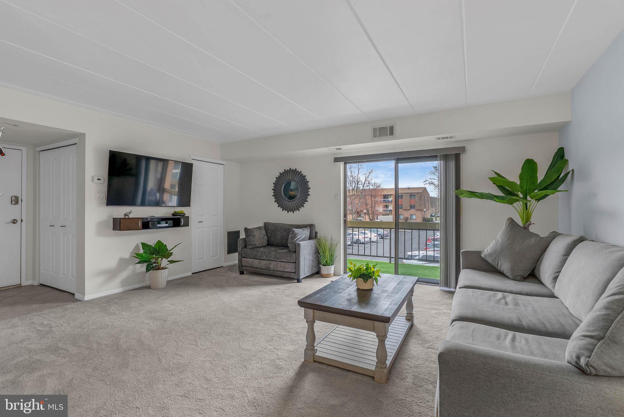 63101 DELAIRE LANDING ROAD 101