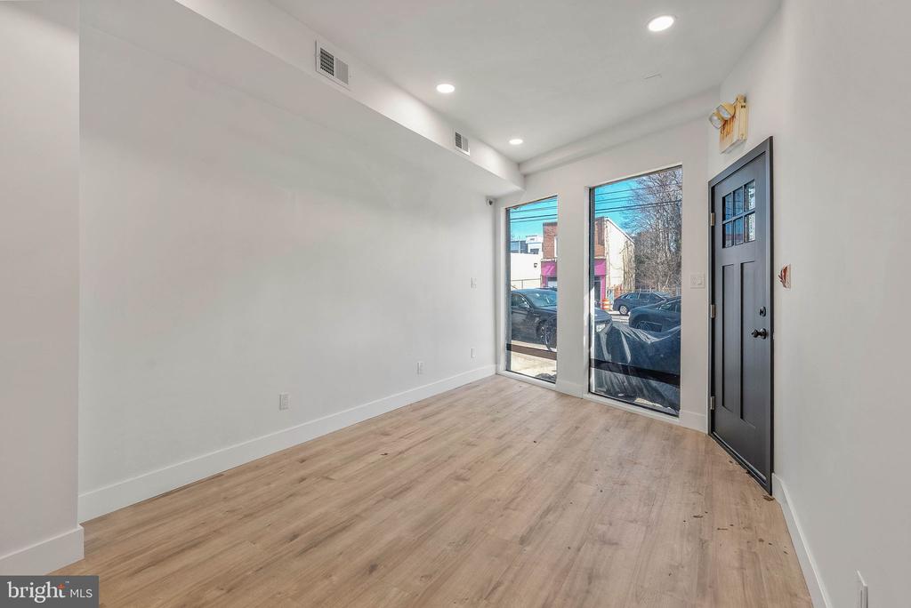 1326 POINT BREEZE AVENUE