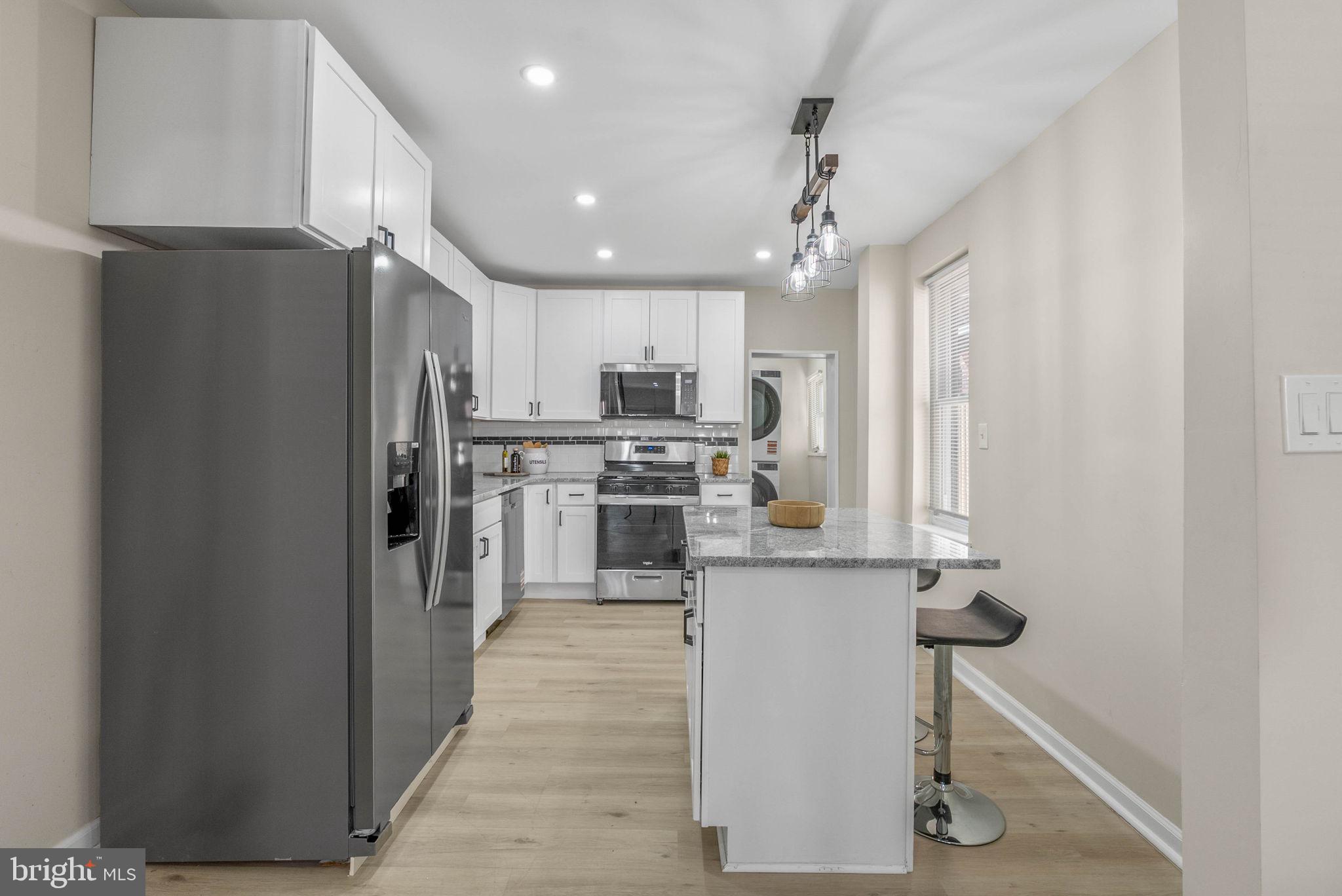 2908 W MASTER STREET