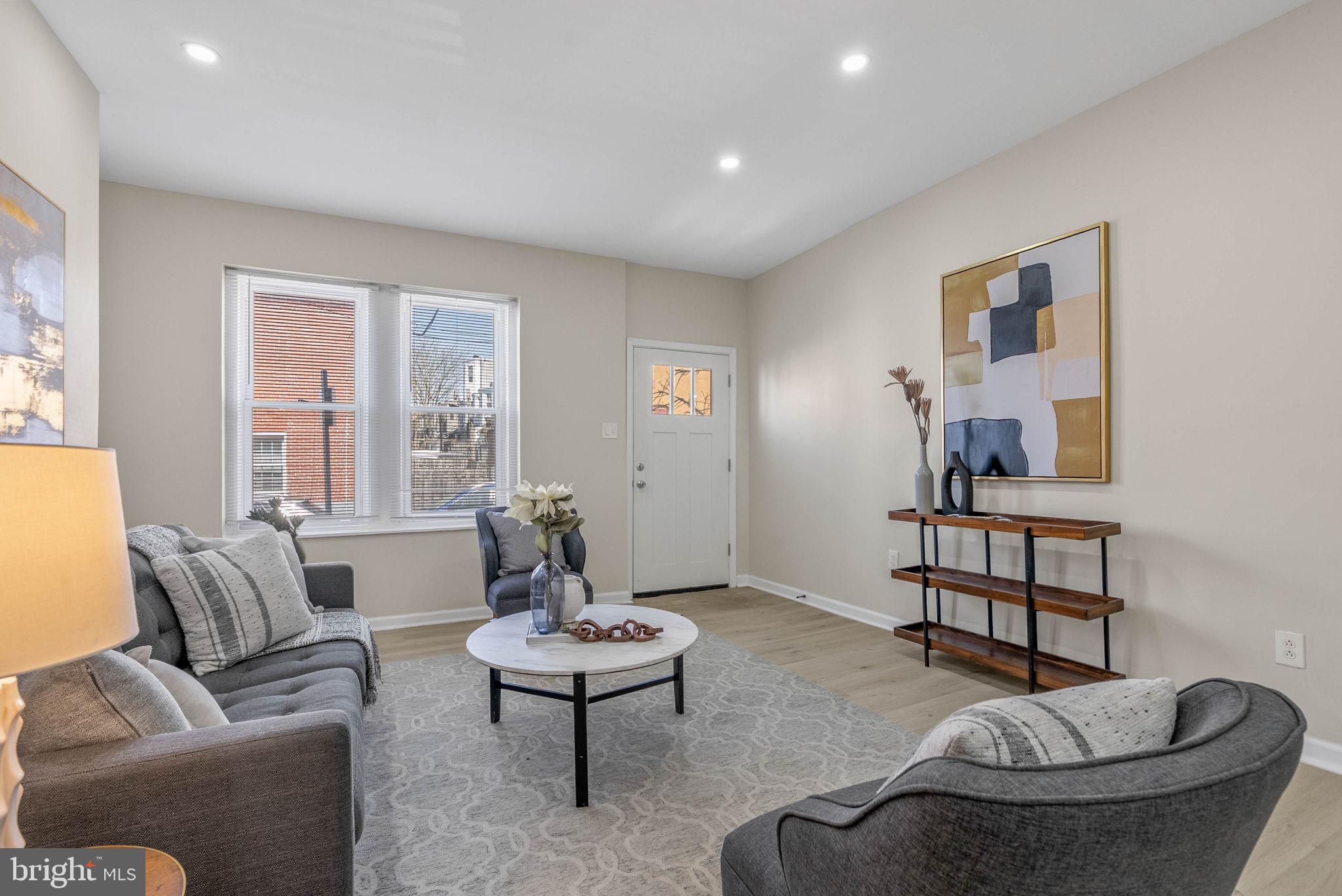 2908 W MASTER STREET