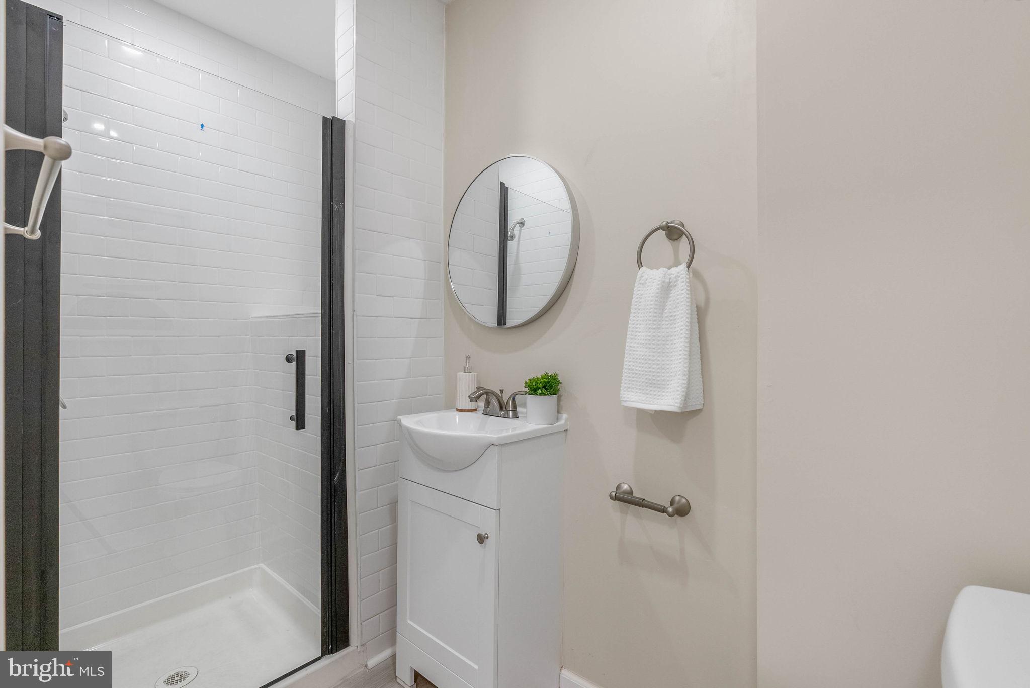 2908 W MASTER STREET