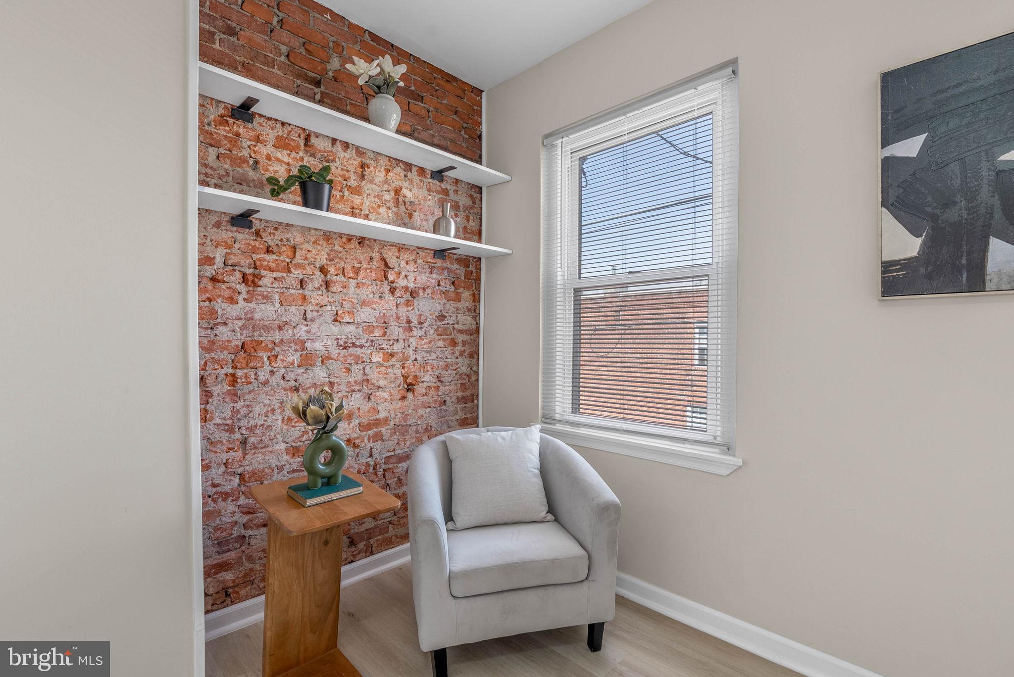 2908 W MASTER STREET