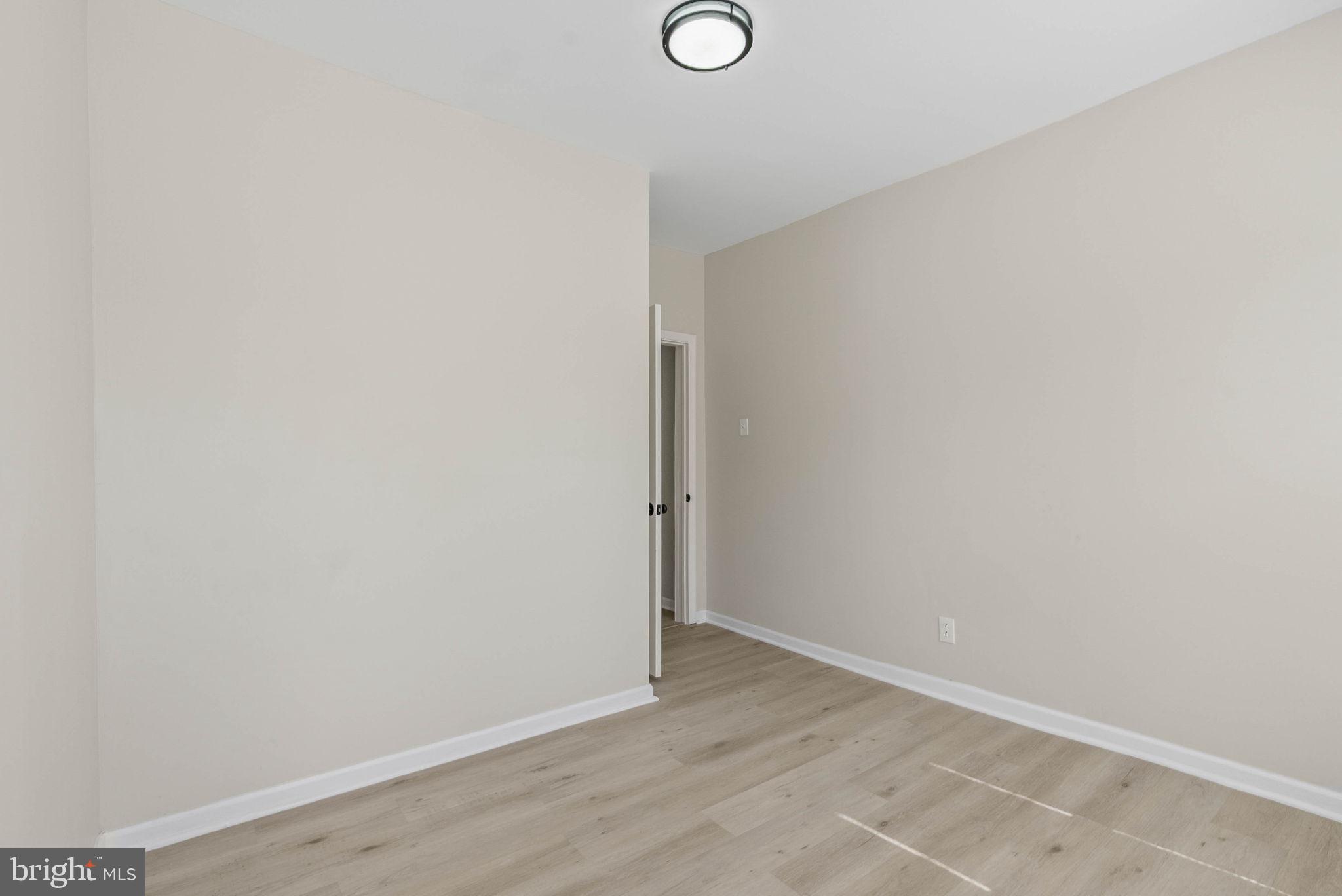 2908 W MASTER STREET