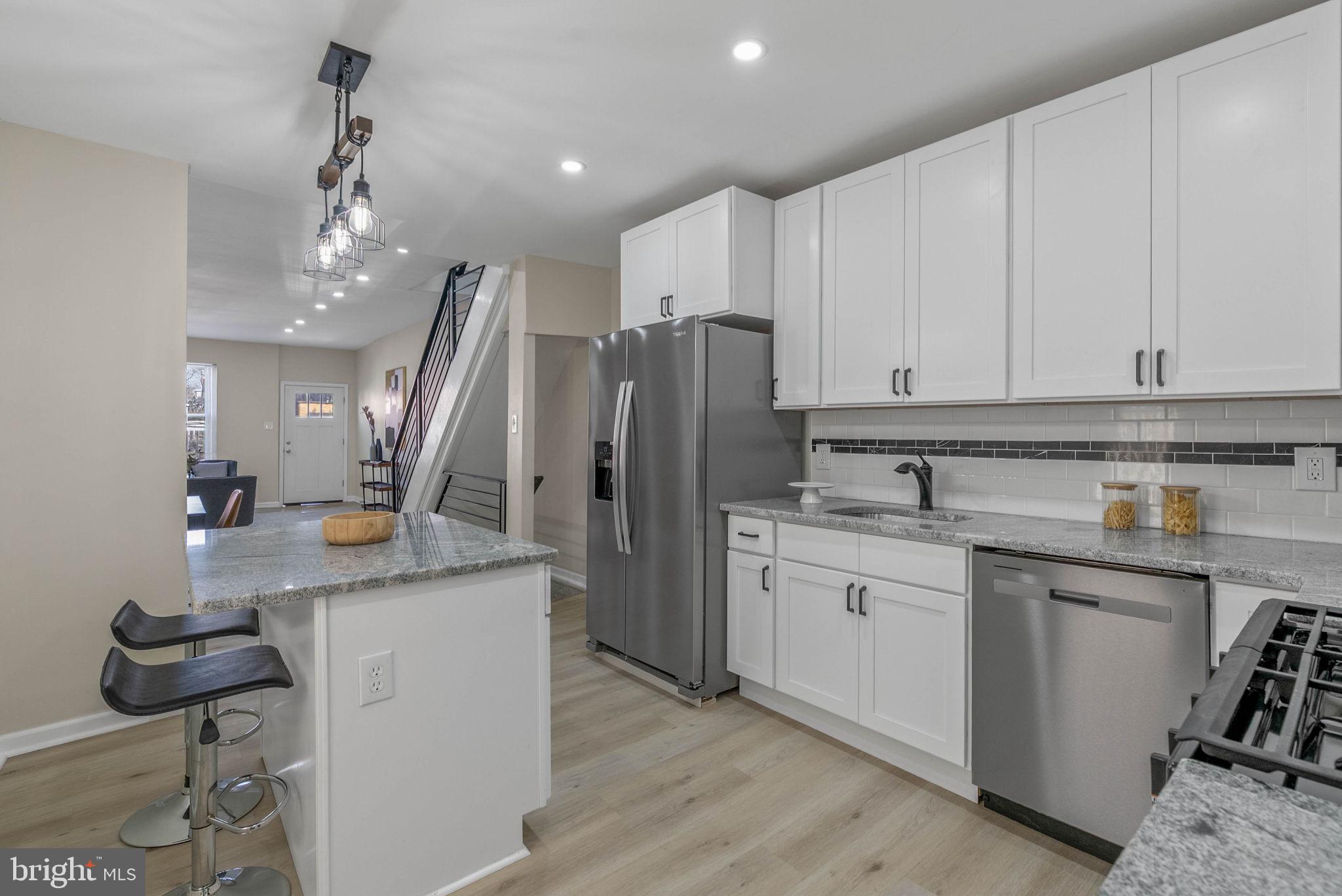 2908 W MASTER STREET