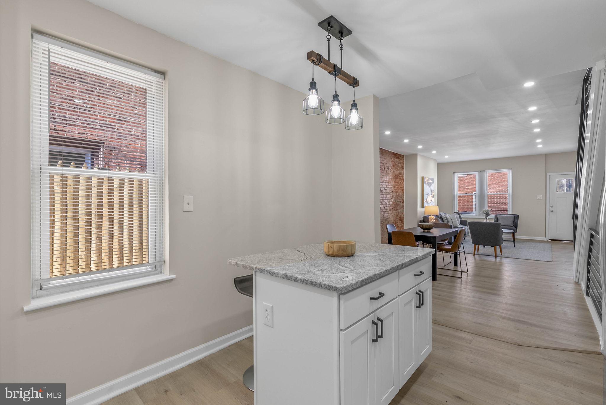 2908 W MASTER STREET