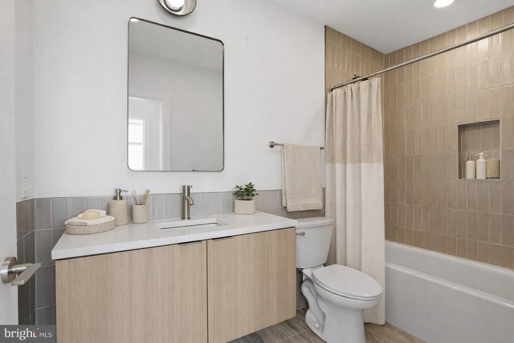 1440 N FRONT STREET 1BED