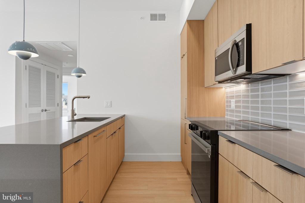 1440 N FRONT STREET 1BED