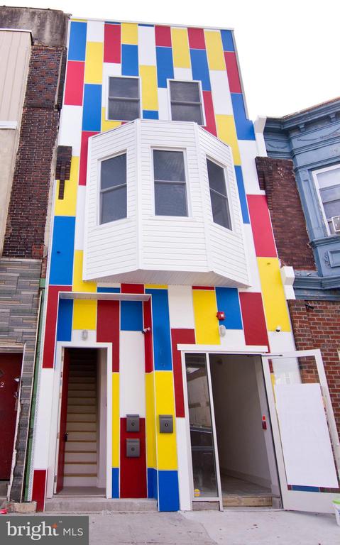 6104 MARKET STREET