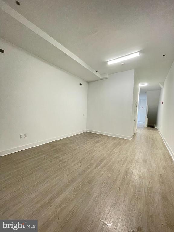 6104 MARKET STREET