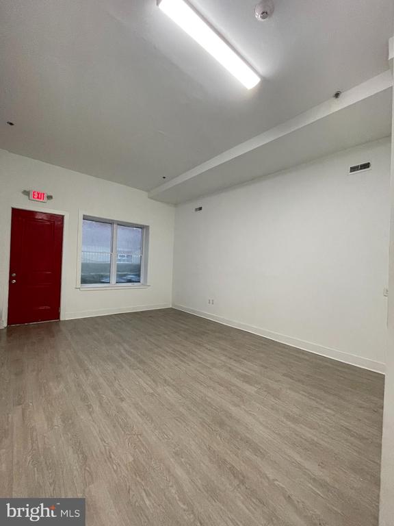 6104 MARKET STREET