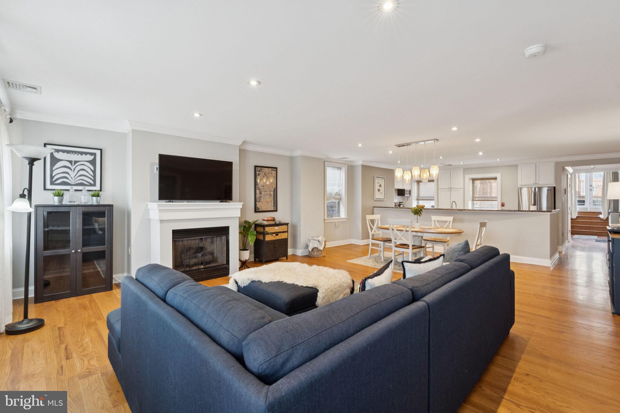 1615 SPRUCE STREET 1617 400