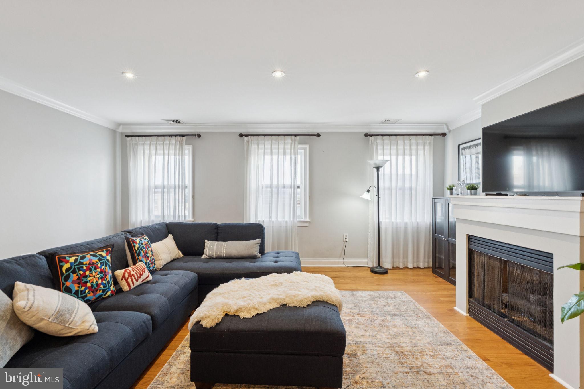 1615 SPRUCE STREET 1617 400