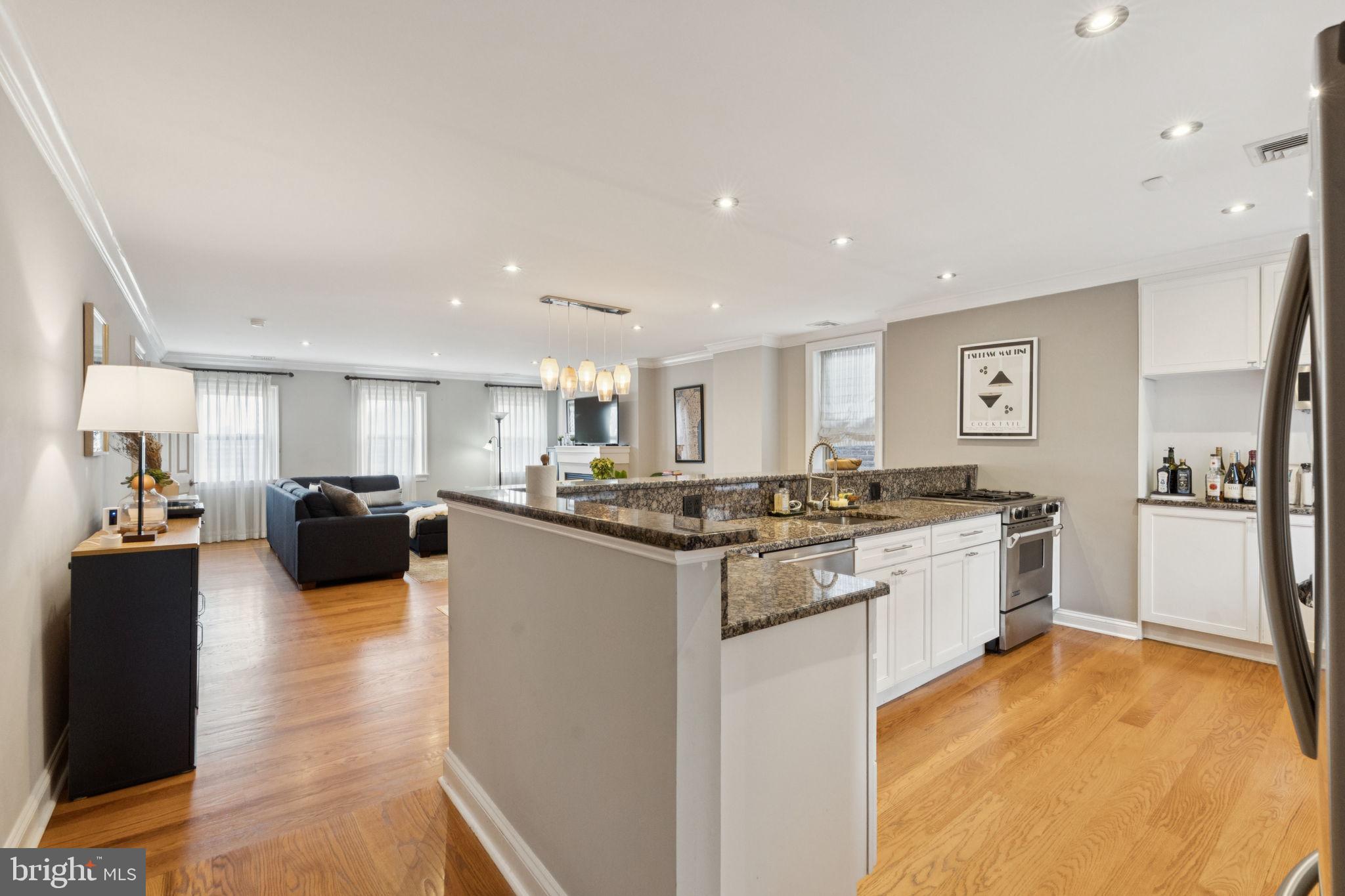 1615 SPRUCE STREET 1617 400