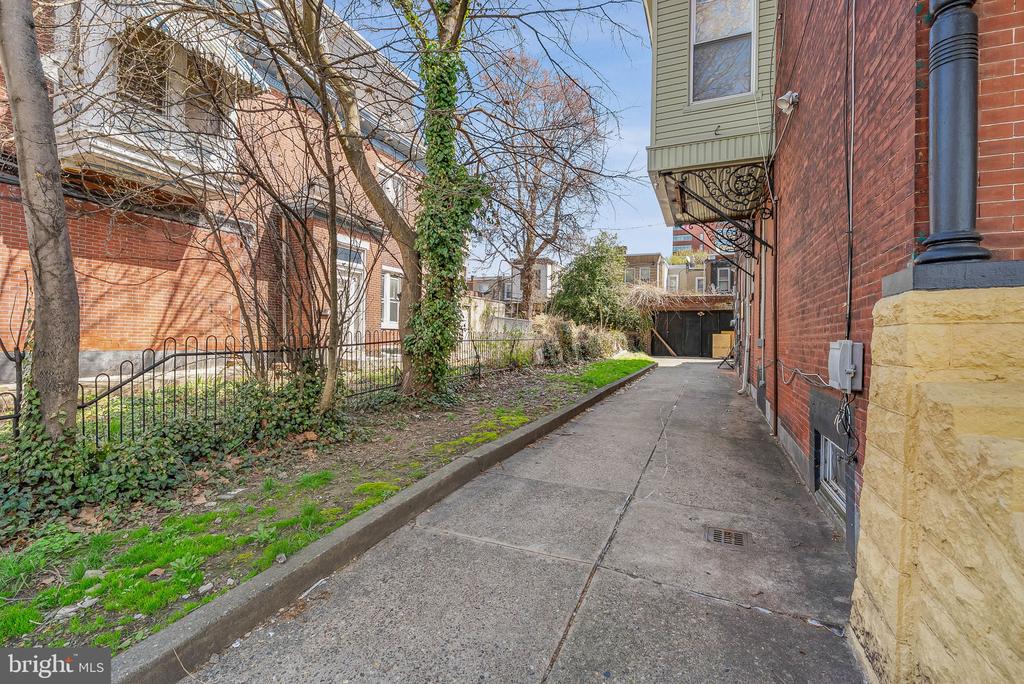 3527 N 16TH STREET