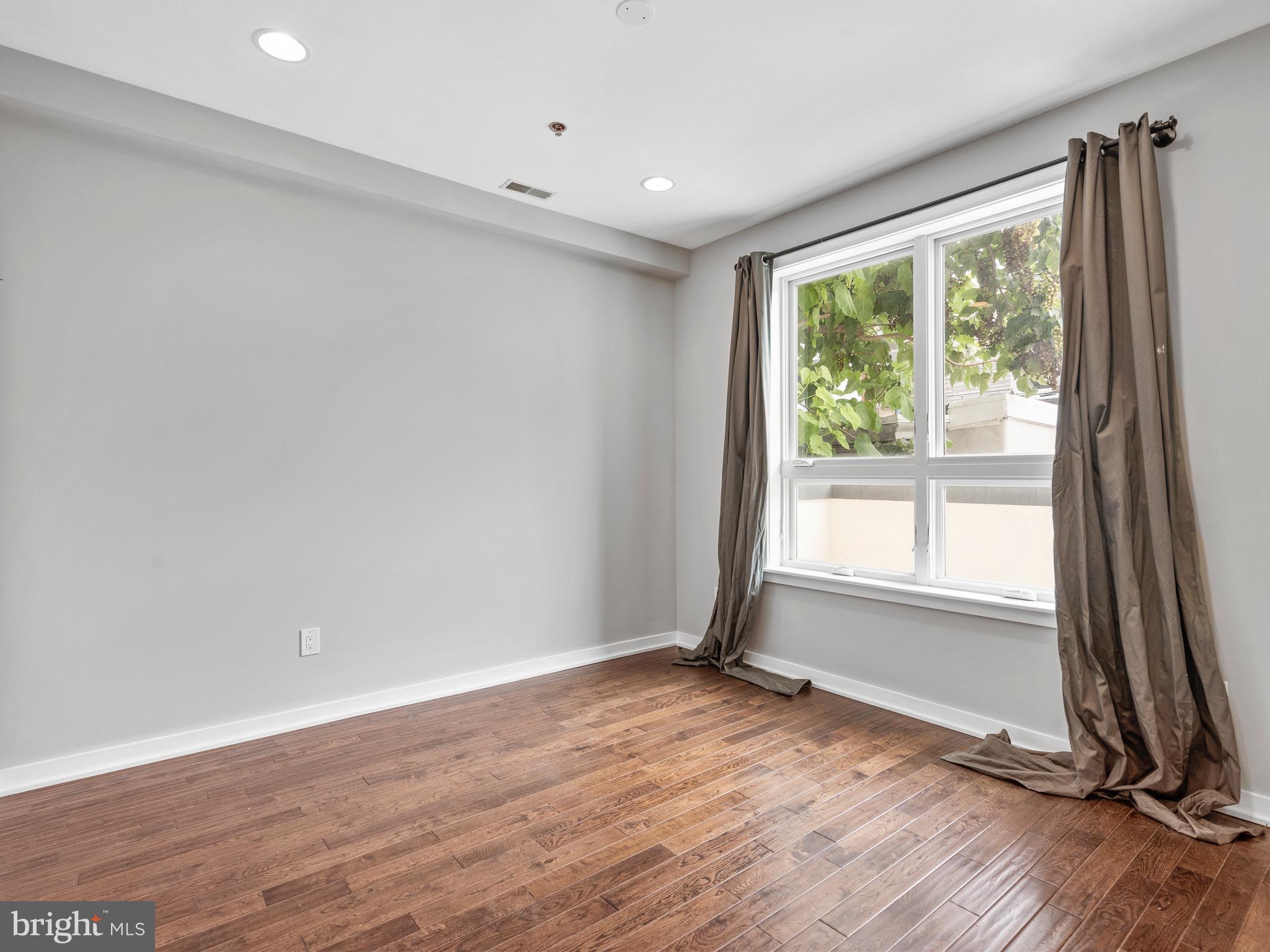 1435 N ORKNEY STREET