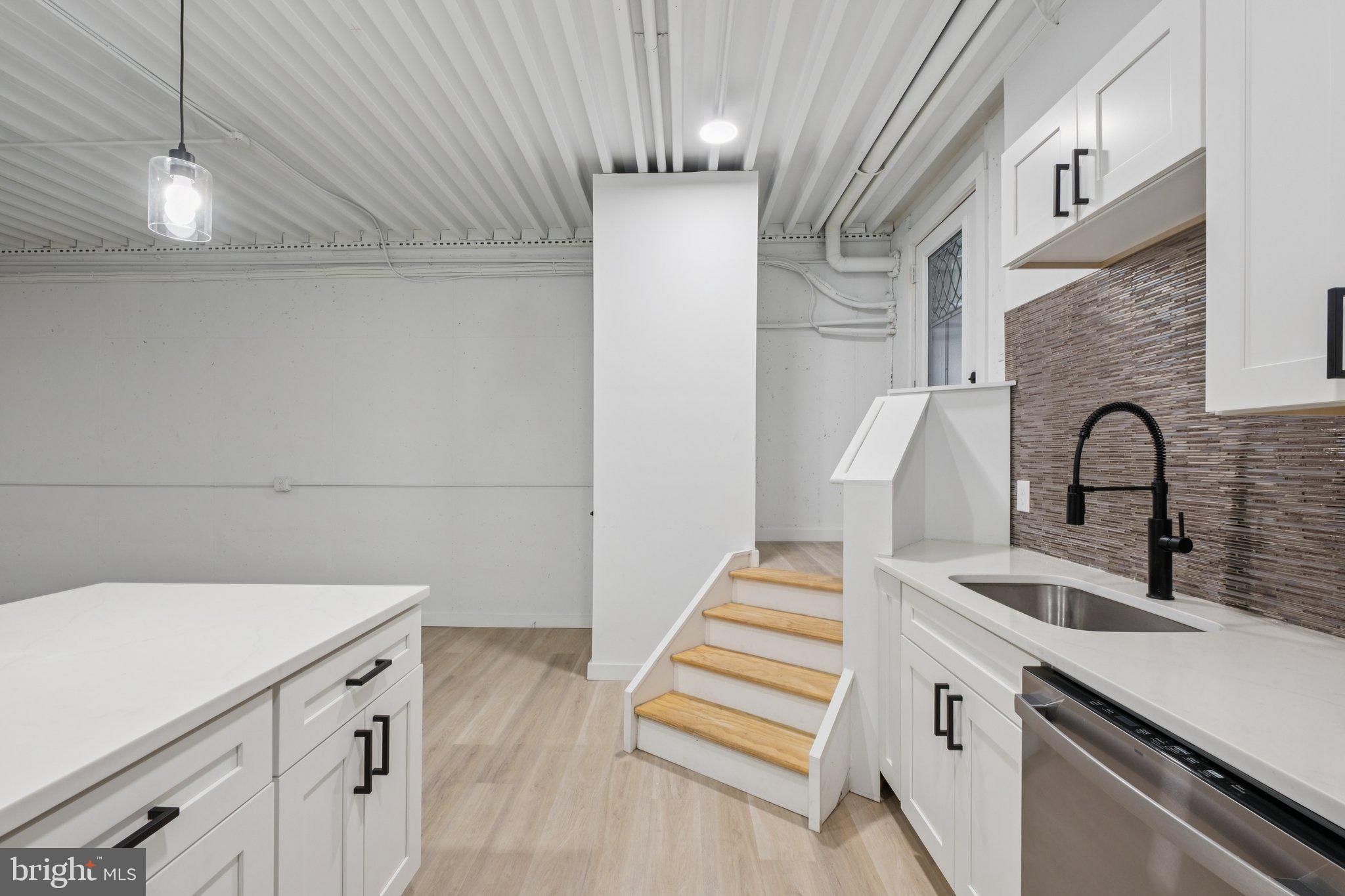 1116 N BODINE STREET C