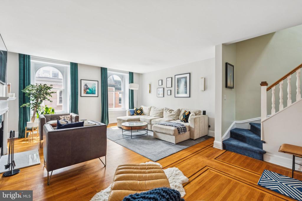 2219 DELANCEY PLACE Unit: 6