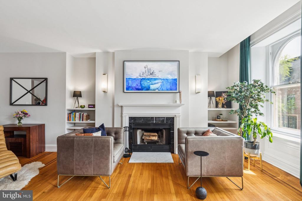 2219 DELANCEY PLACE Unit: 6