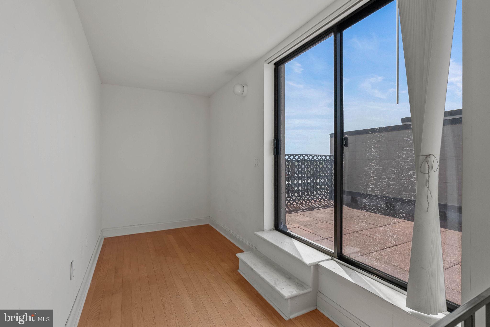 200 LOMBARD STREET 10 815