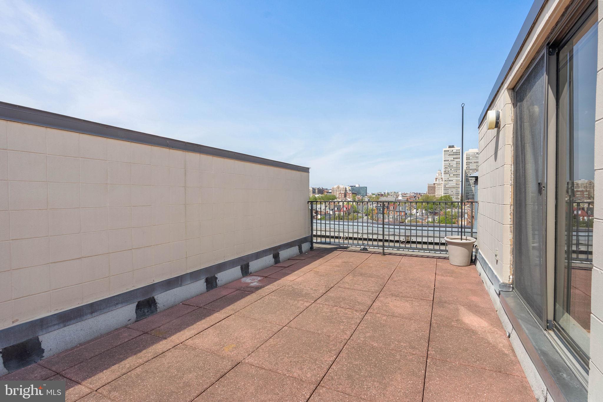 200 LOMBARD STREET 10 815