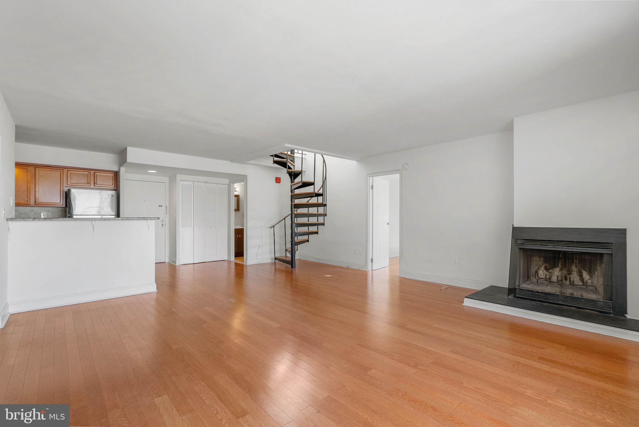 200 LOMBARD STREET 10 815