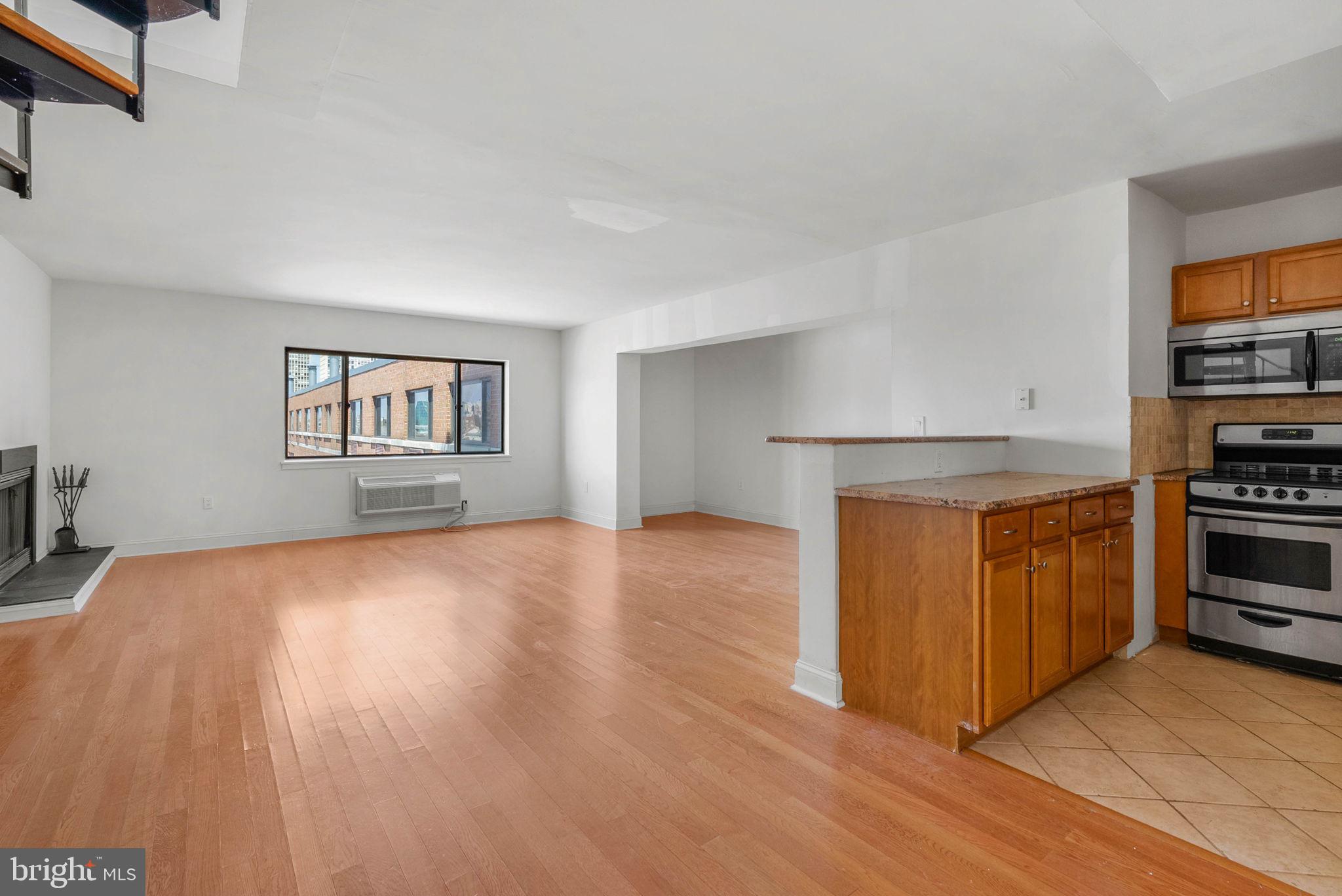 200 LOMBARD STREET 10 815