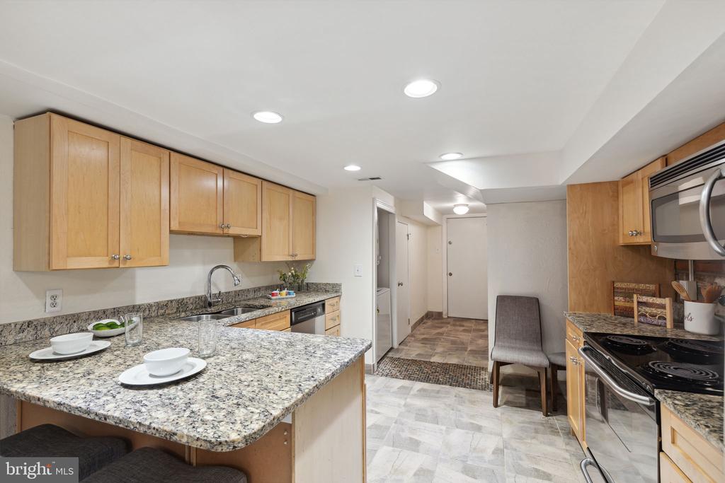 1305 SPRUCE STREET TH1C