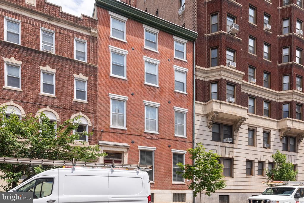 1305 SPRUCE STREET TH1C