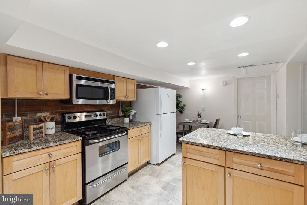 1305 SPRUCE STREET TH1C