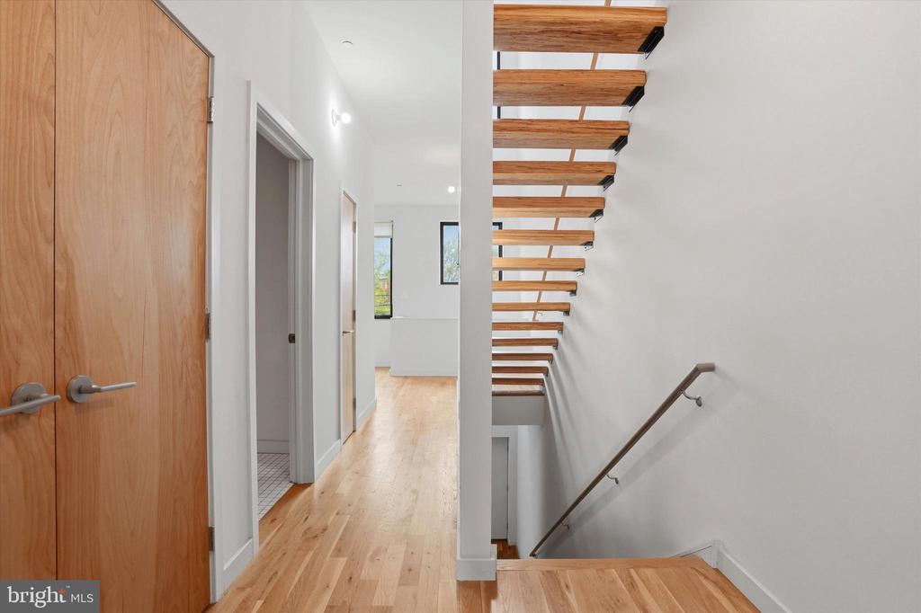 1734 FOLSOM STREET