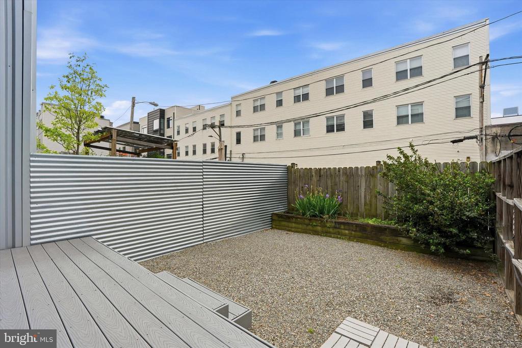 1734 FOLSOM STREET