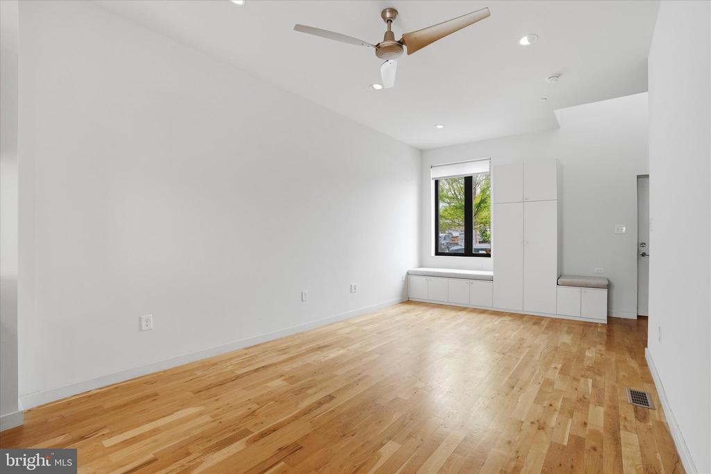 1734 FOLSOM STREET