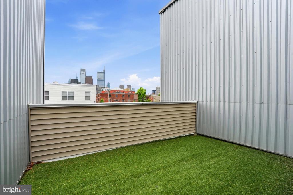 1734 FOLSOM STREET