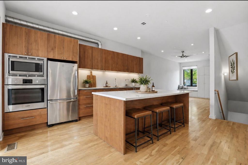 1734 FOLSOM STREET