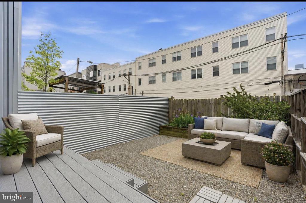 1734 FOLSOM STREET