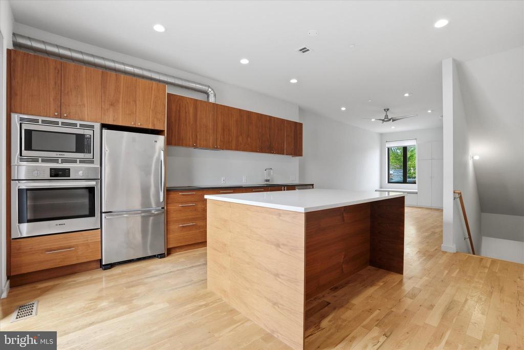 1734 FOLSOM STREET