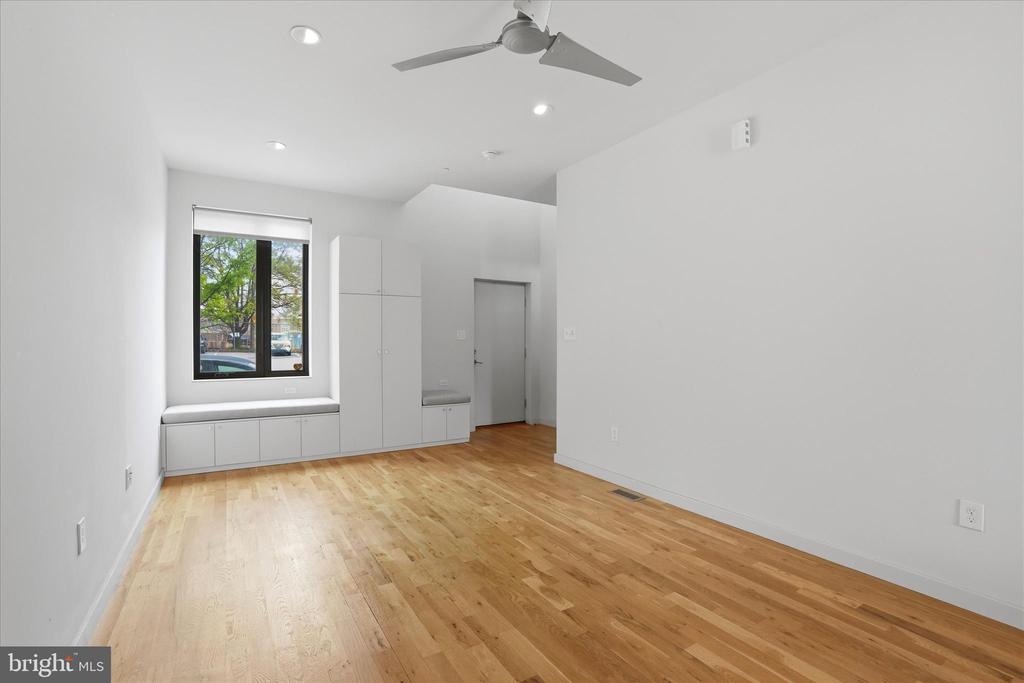 1734 FOLSOM STREET