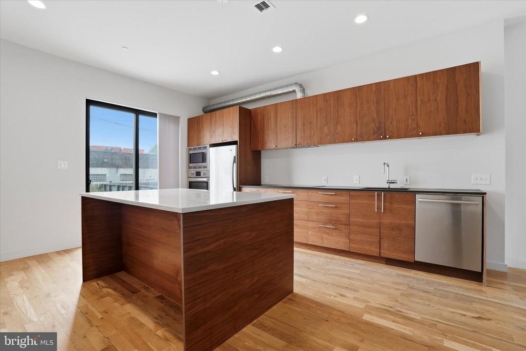 1734 FOLSOM STREET