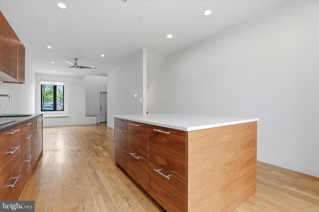 1734 FOLSOM STREET