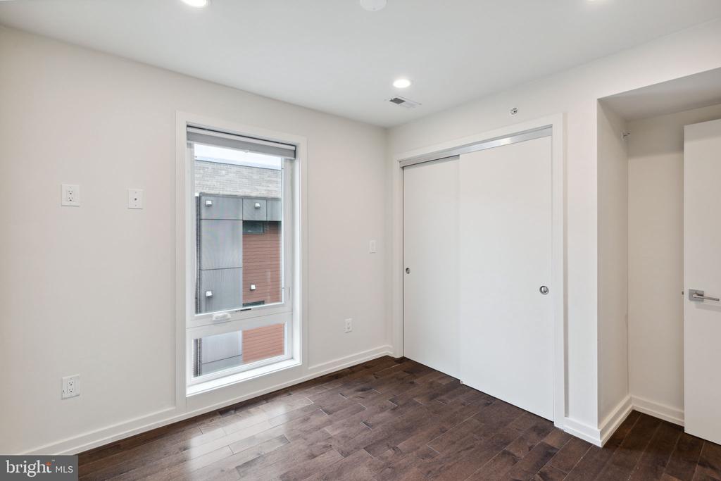 708 S SARTAIN STREET 10 4
