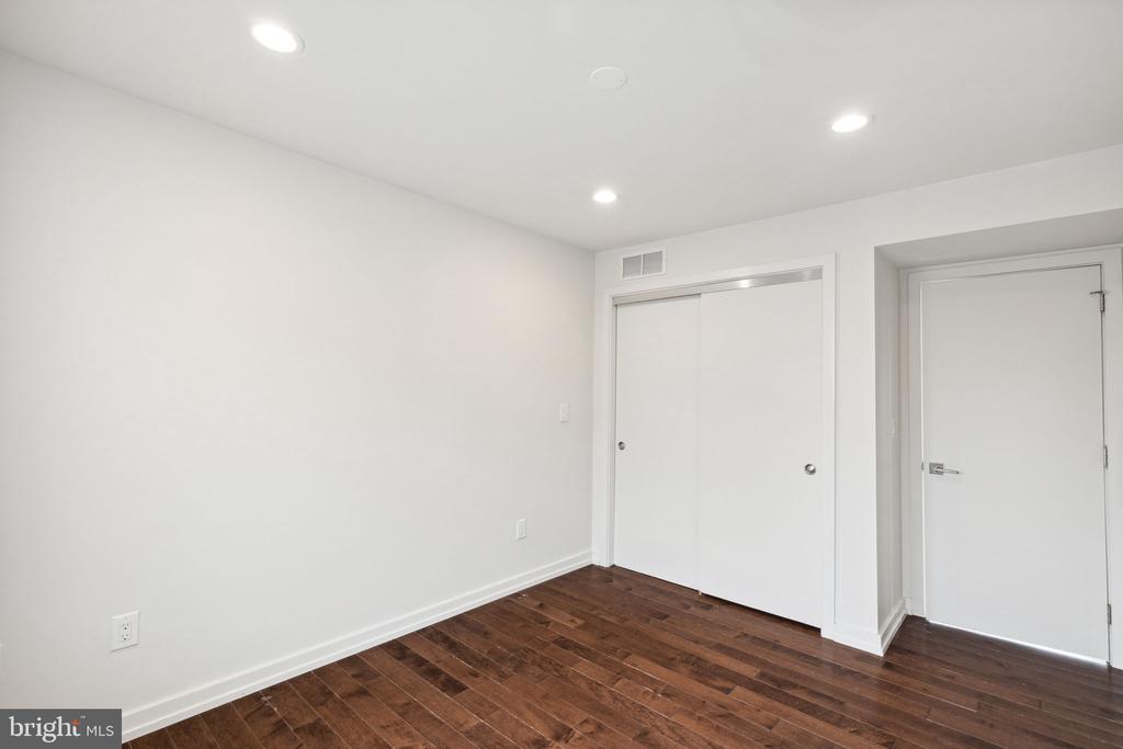 708 S SARTAIN STREET 10 4