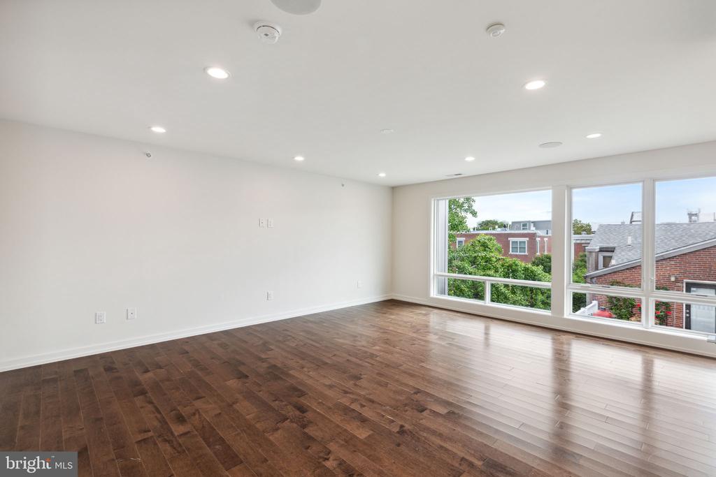708 S SARTAIN STREET 10 4
