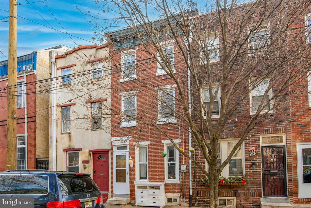 1225 N HOWARD STREET