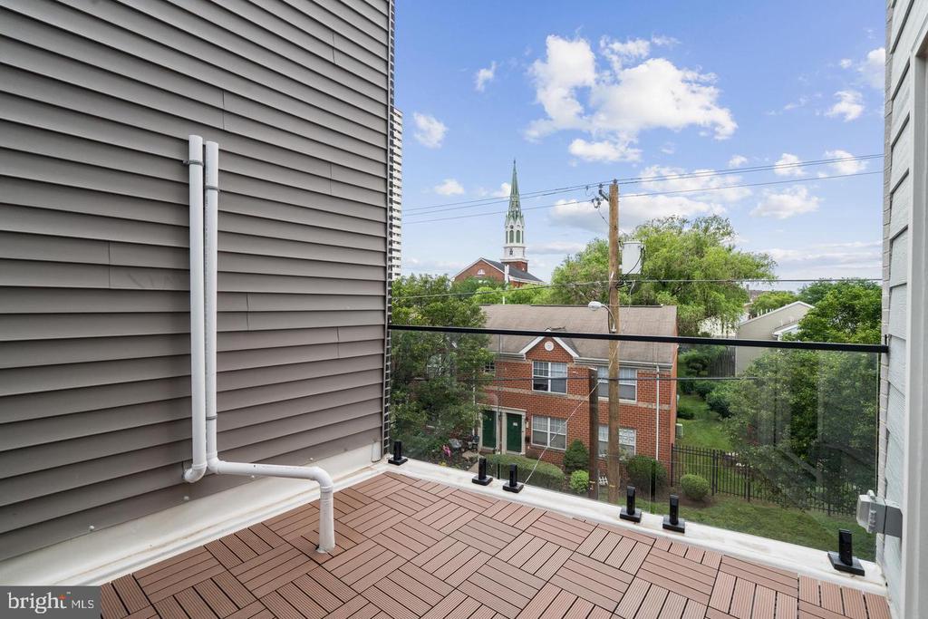 246 MONTROSE STREET
