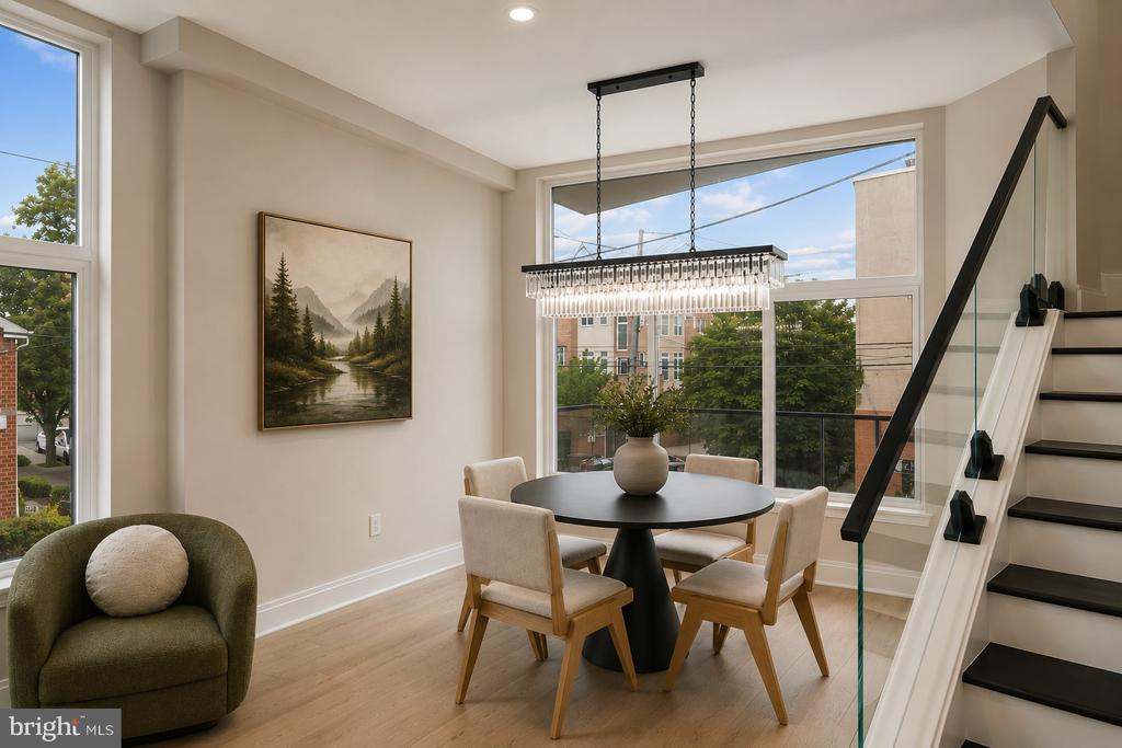 246 MONTROSE STREET