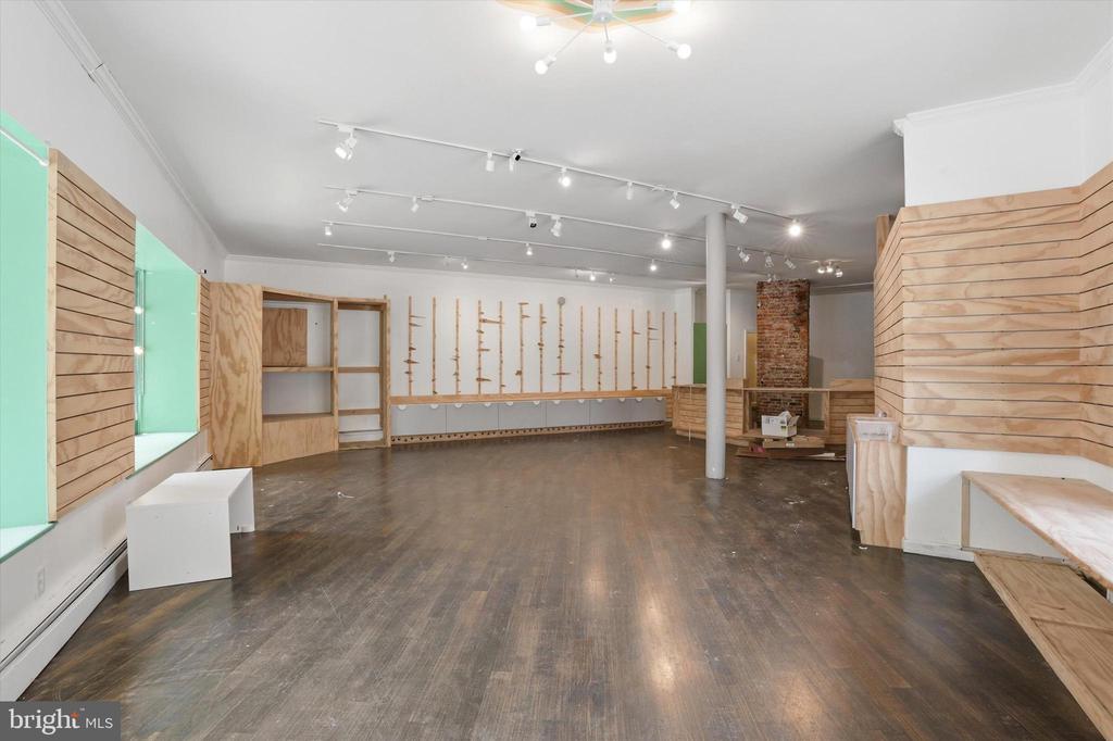 1600 E PASSYUNK AVENUE