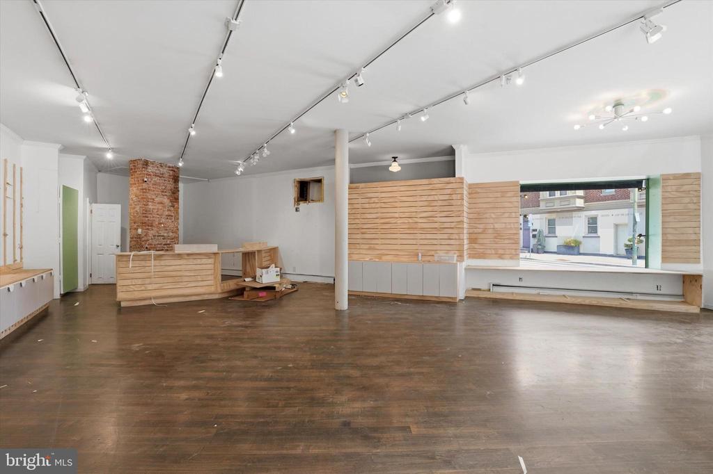 1600 E PASSYUNK AVENUE