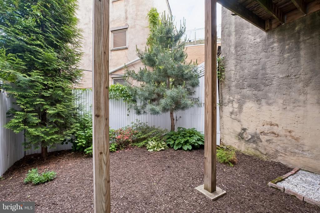 2305 GRAYS FERRY AVENUE